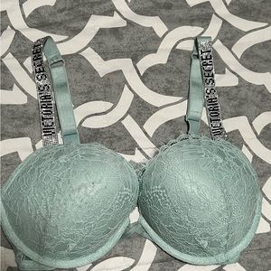 Victoria’s Secret Bombshell Push-Up Bra